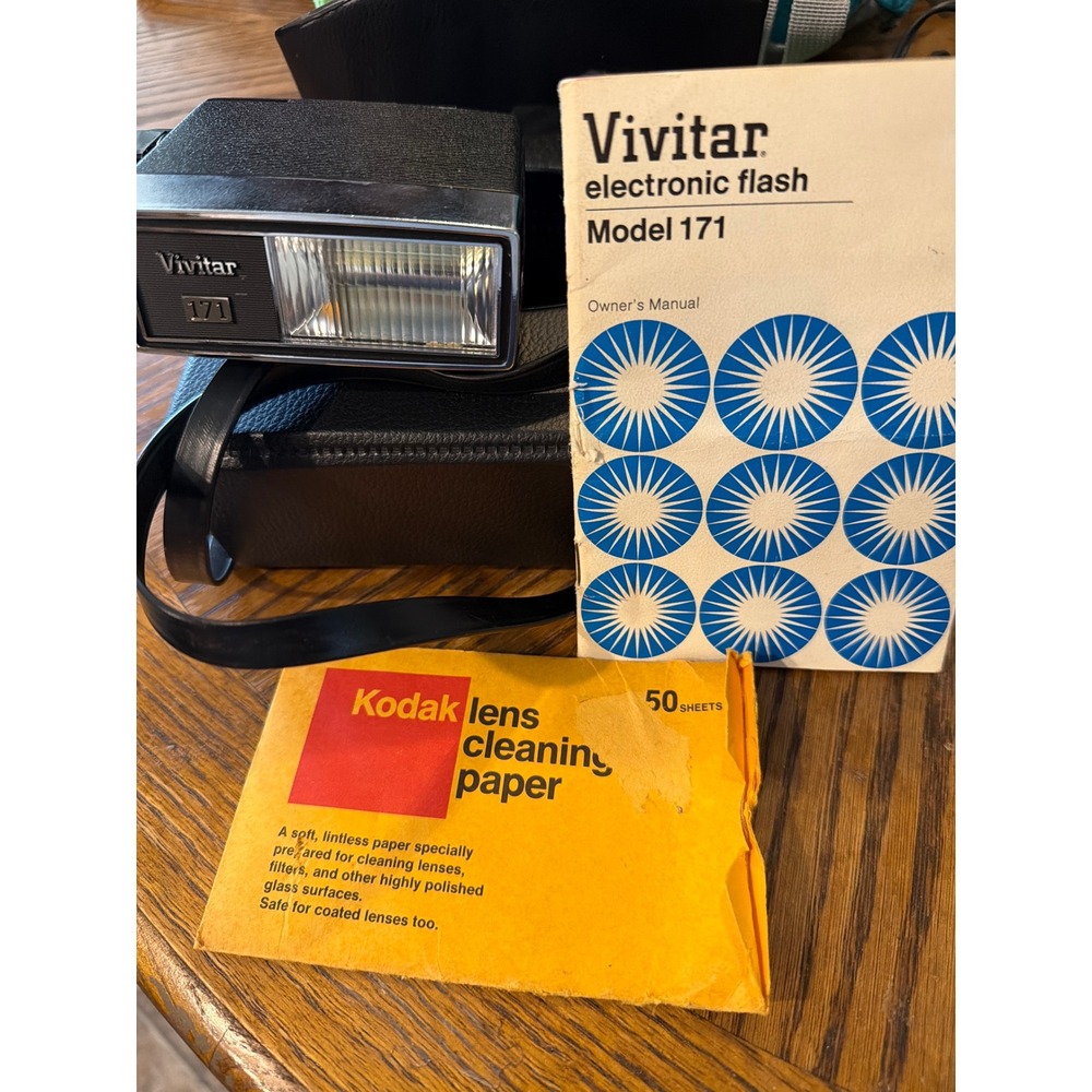 Vivitar 171 Electronic Flash Vintage Shoe Mount with Case Manual and Kodak Paper
